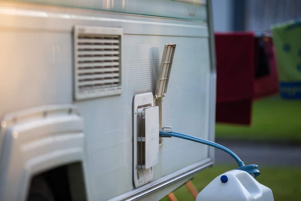 Wassertank beim Wohnmobil und Wohnwagen genial befüllen